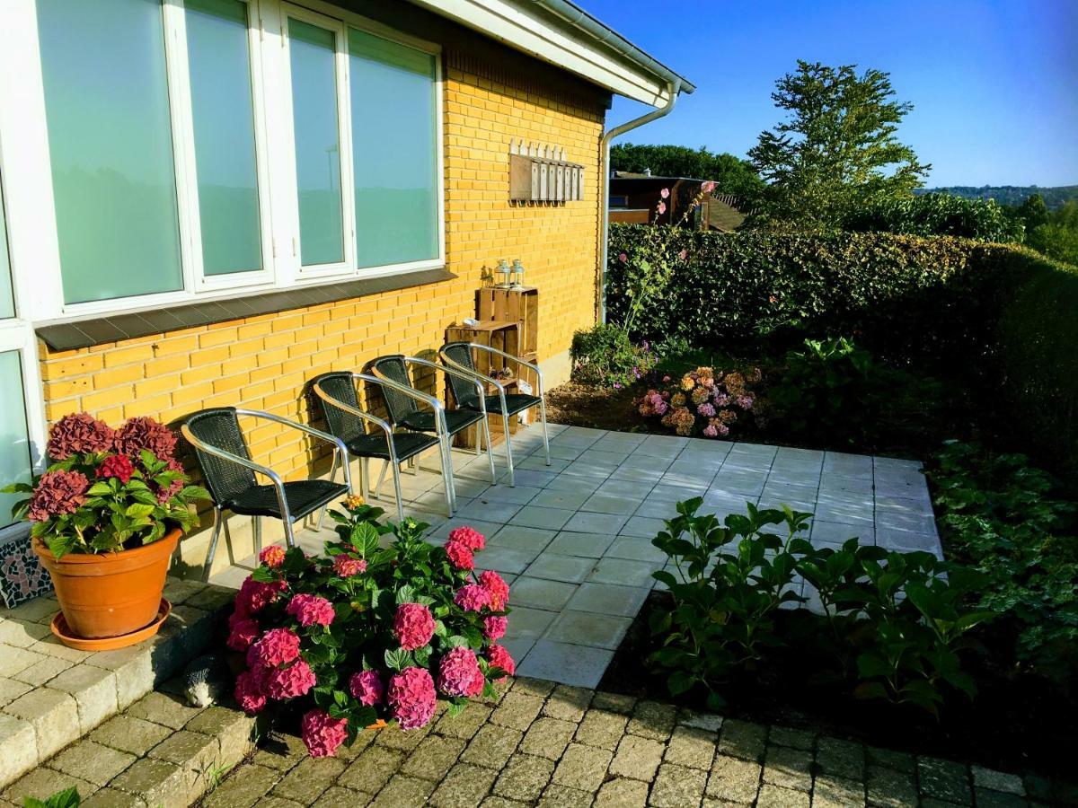 2 Rooms, Private Kitchen, Bathroom, And Garden. Aarhus Exterior photo