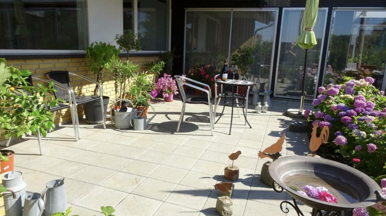 2 Rooms, Private Kitchen, Bathroom, And Garden. Aarhus Exterior photo